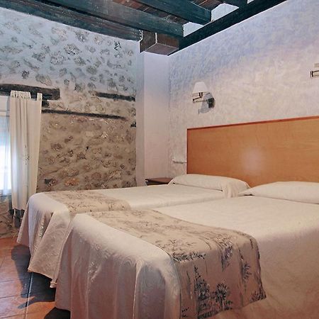 Hotel Rural Los Abuelos Montemayor de Pililla Bagian luar foto