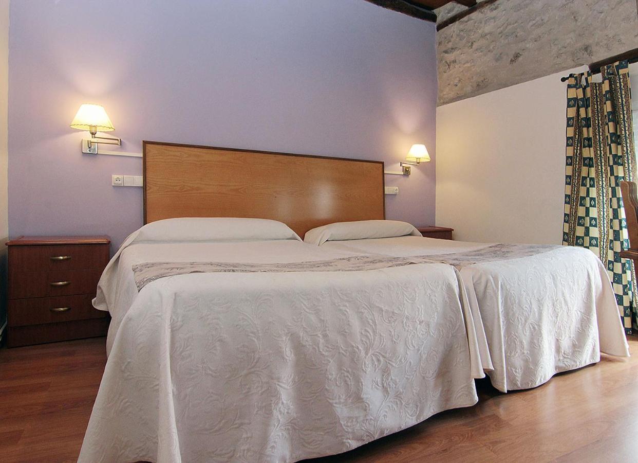 Hotel Rural Los Abuelos Montemayor de Pililla Bagian luar foto