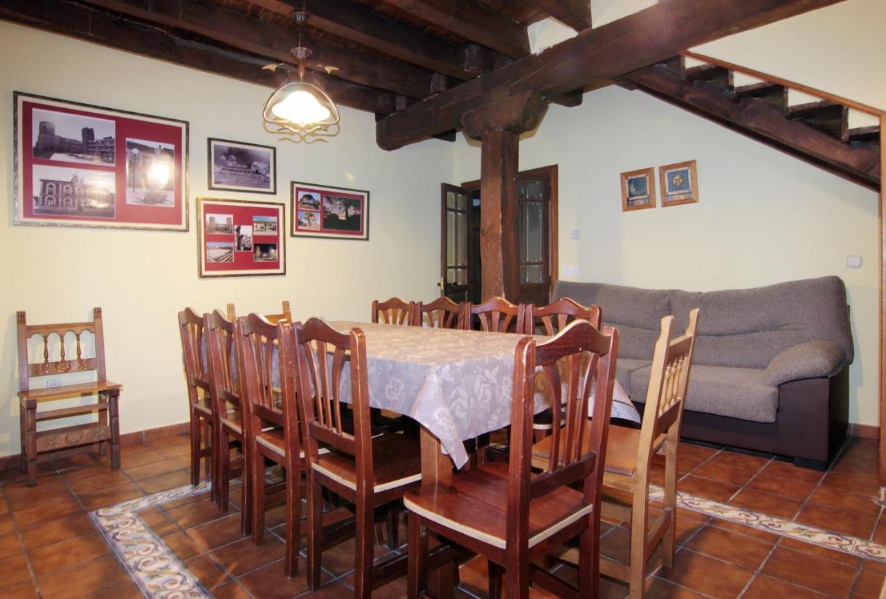Hotel Rural Los Abuelos Montemayor de Pililla Bagian luar foto