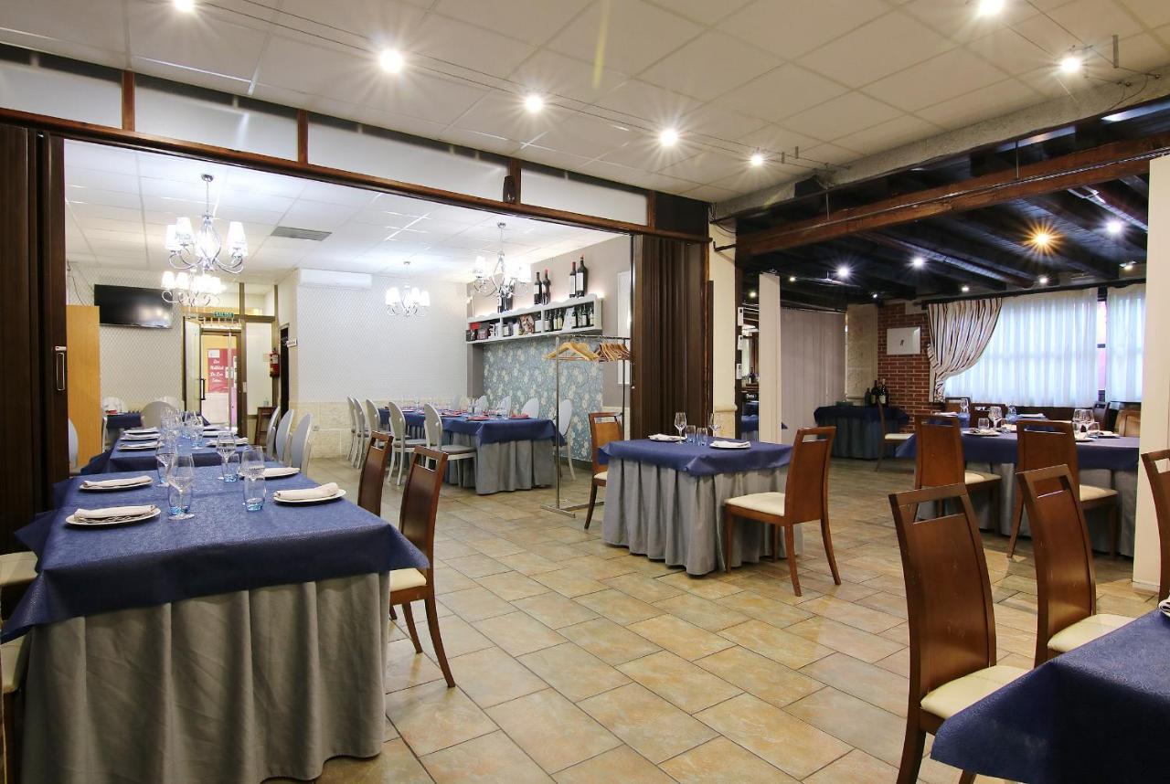 Hotel Rural Los Abuelos Montemayor de Pililla Bagian luar foto